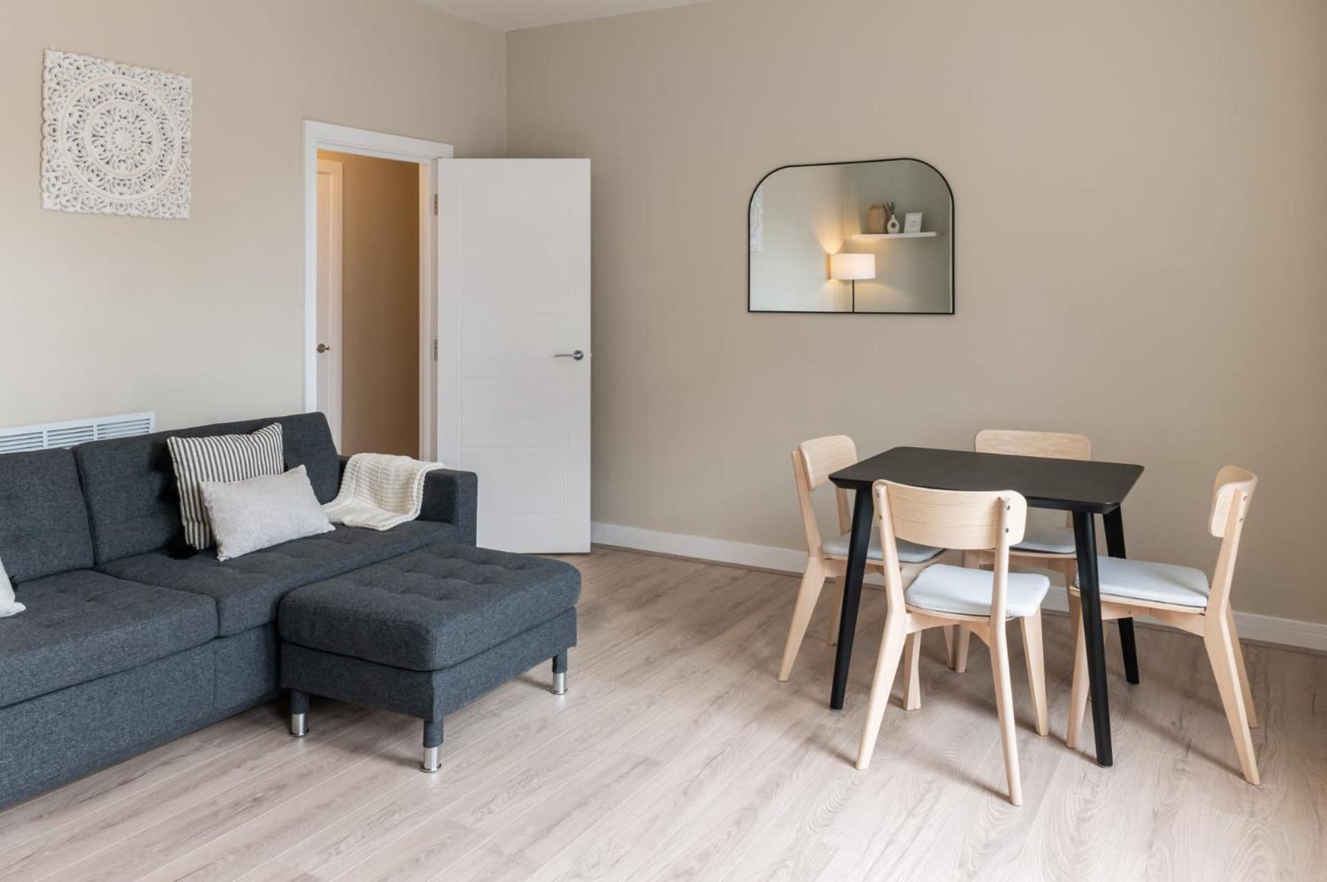 Apartment Host & - The Quarter *