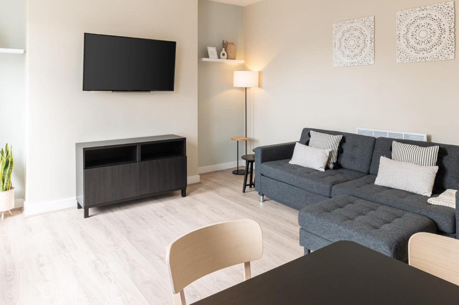 Apartment Host & - The Quarter *
